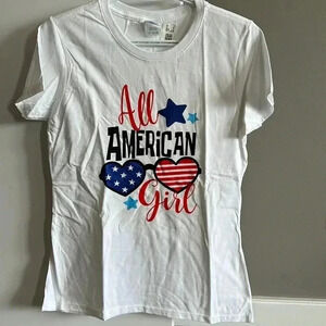 NWT  tshirt​